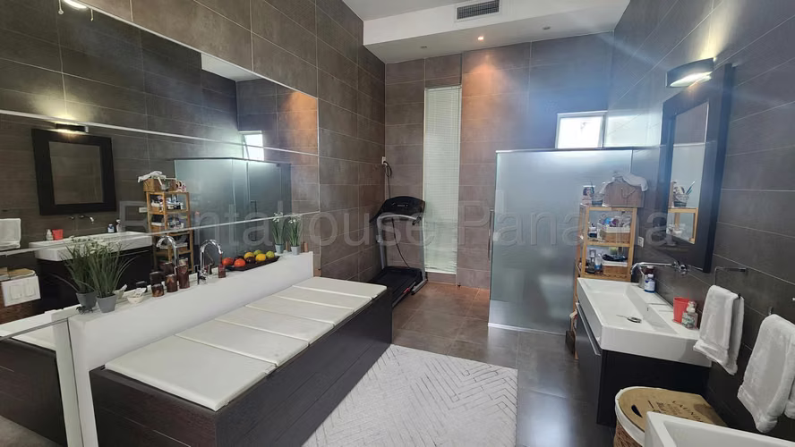 Se Vende Casa en Altos del Golf MDV26-7823