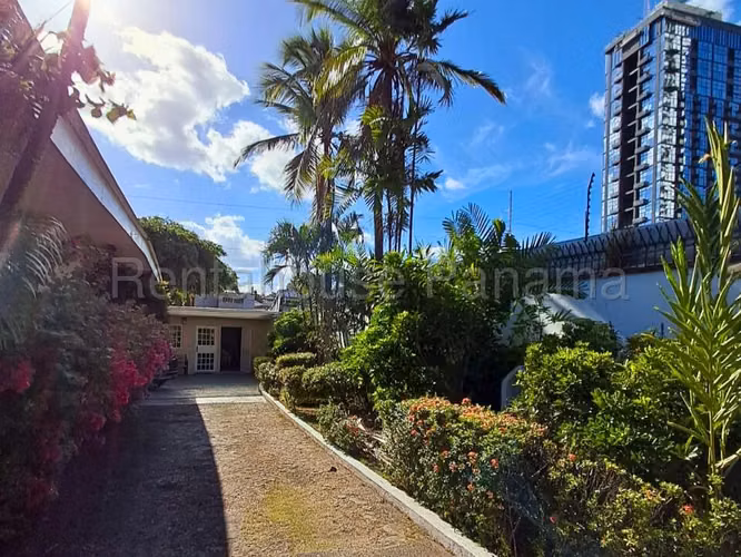 Casa En Venta En Coco Del Mar SYH