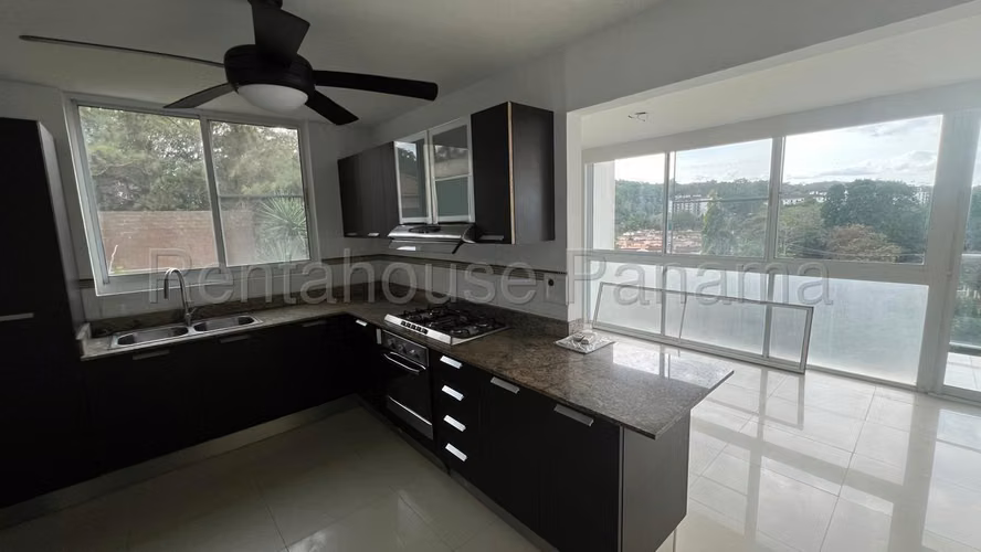 VENTA DE APARTAMENTO EN PINE HILLS ALBROOK HQ