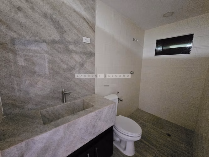 VENTA DE CASA DUPLEX EN CHANIS MUY CERCA DORADITOS