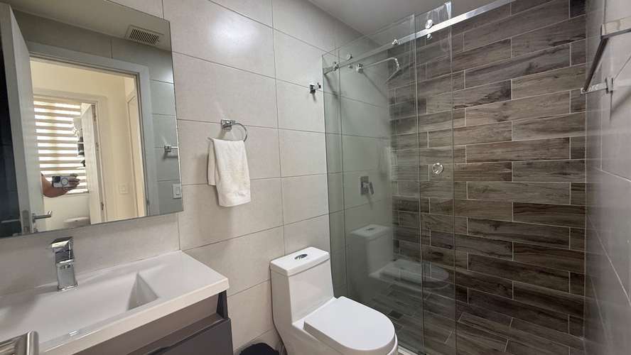 Se Alquila Apartamento de 2 recámaras, 2 baños, linea blanca o amoblado - Imagen 9