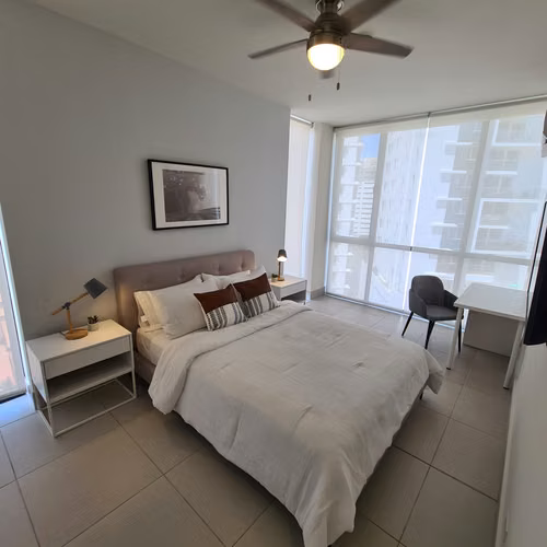 Se Alquila Apartamento de 2 recámaras, 2 baños, linea blanca o amoblado