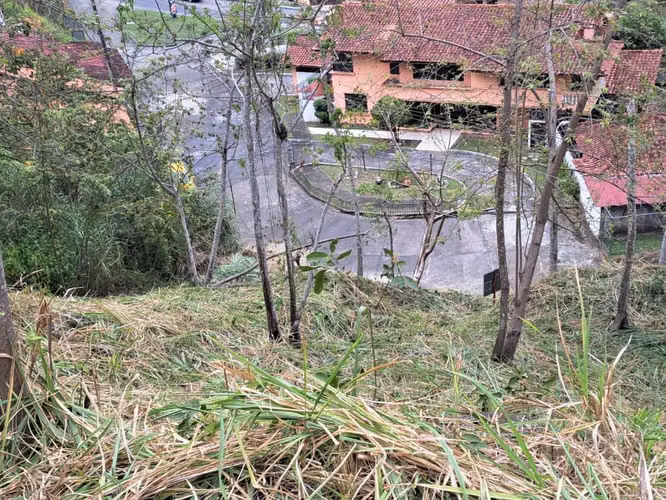 SE VENDE LOTE DE 1800 METROS