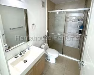 Venta de Apartamento con 148m2 en Coco Del Mar PH Nautica 26-4165SR