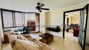 Venta de Apartamento con 178m2 en Punta Paitilla PH Mediterrane 26-7837SR