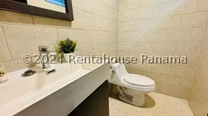 Venta de Apartamento con 178m2 en Punta Paitilla PH Mediterrane 26-7837SR