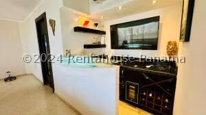 Venta de Apartamento con 178m2 en Punta Paitilla PH Mediterrane 26-7837SR