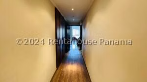 Venta de Apartamento con 178m2 en Punta Paitilla PH Mediterrane 26-7837SR