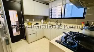 Venta de Apartamento con 178m2 en Punta Paitilla PH Mediterrane 26-7837SR