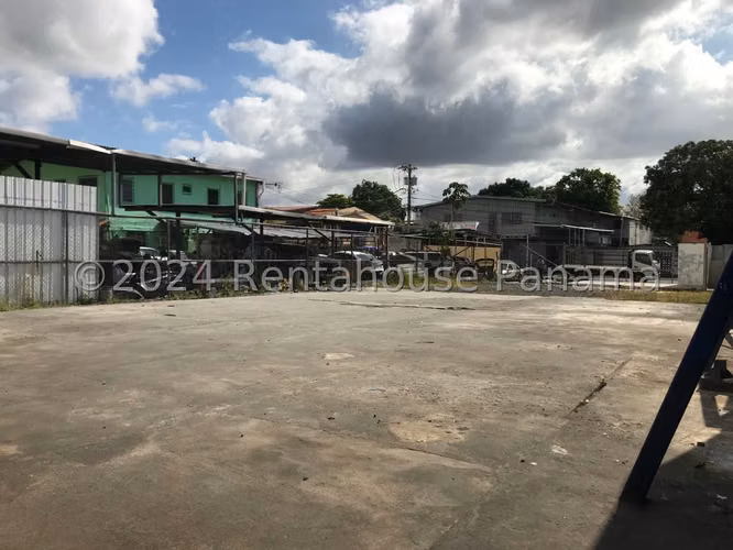 Venta de Terreno en Parque Lefevre NS