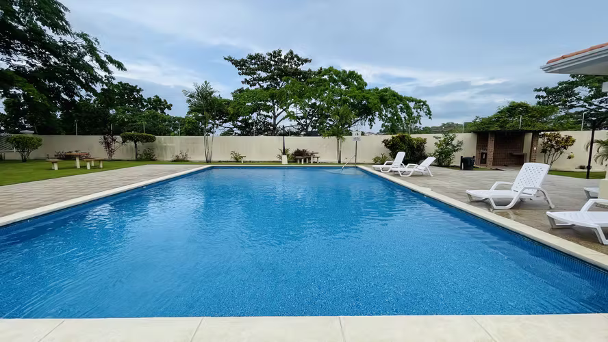 Venta de casa en Brisas del Golf Villa Tivoli AK