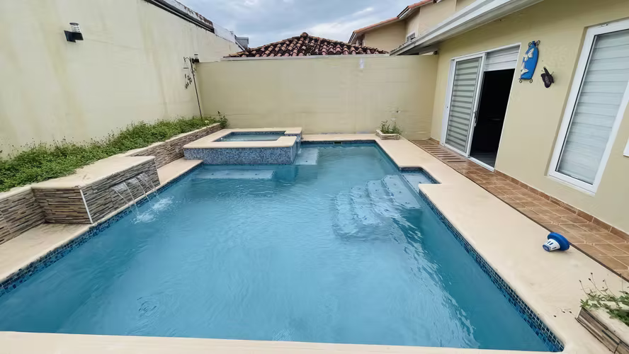 Venta de casa en Brisas del Golf Villa Tivoli AK