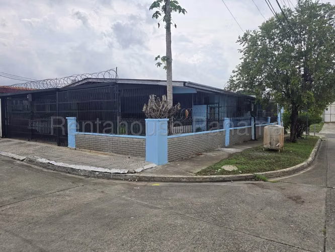 Venta de Casa en Parque Lefevre CCO