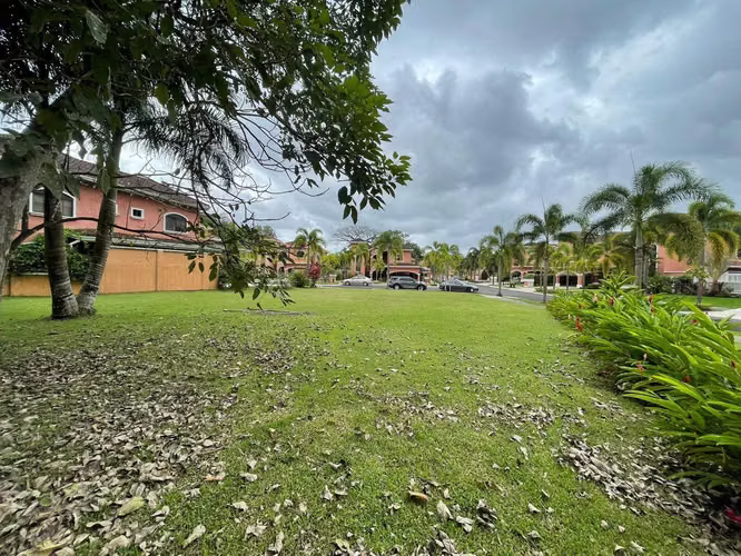 Venta de Terreno en Clayton CCO