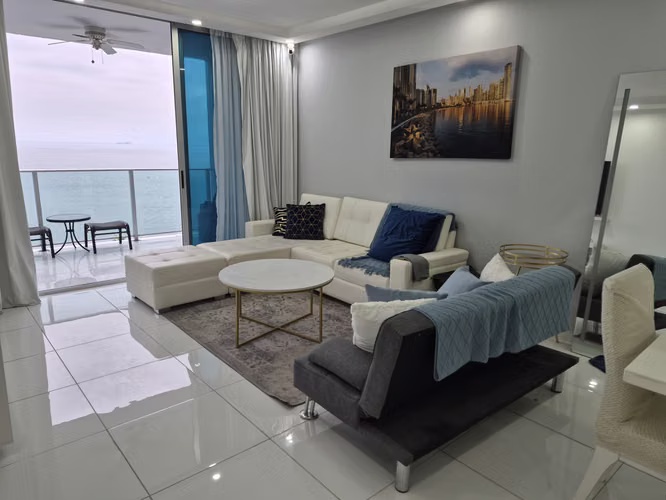 APARTAMENTO AMOBLADO FRENTE AL MAR