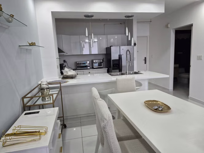 APARTAMENTO AMOBLADO FRENTE AL MAR