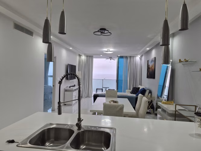 APARTAMENTO AMOBLADO FRENTE AL MAR