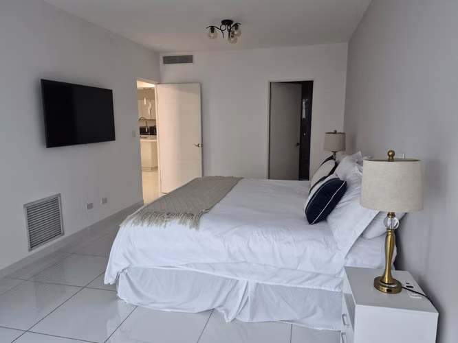 APARTAMENTO AMOBLADO FRENTE AL MAR