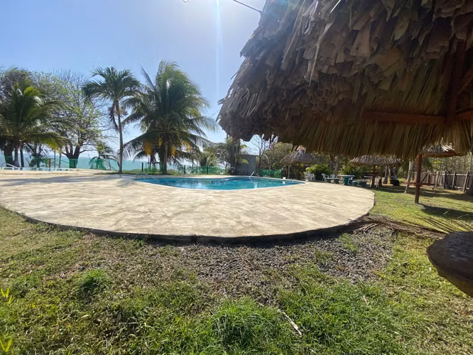 (9)Terreno Frente al Mar para Desarrollo en Venta en Pedasí, Panamá | 9,000 m²