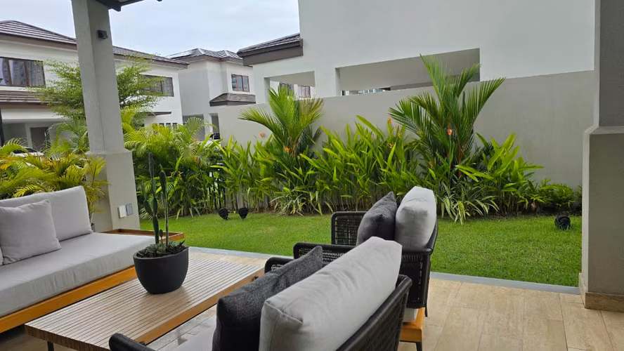 CASA DE 360 M² EN VENTA EN THE WOODS, SANTA MARIA, 4 REC