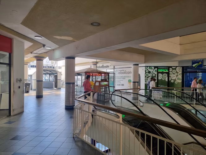 Venta de Local Comercial en Vía España, Plaza Concordia, 192m²