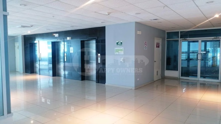 Office rental in PH Plaza Real - East Coast