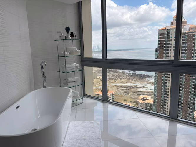 Lujoso Penthouse en PH Ocean Park Torre 2 disponible para la venta