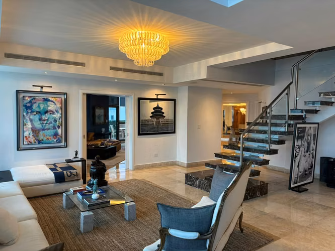 Moderno Penthouse de 2 niveles a la venta en Ocean Park Torre 2