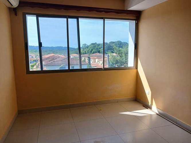 Apartamento en Midrise - Imagen 2