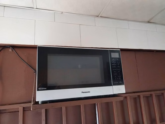 Selling Fonda  Microwave