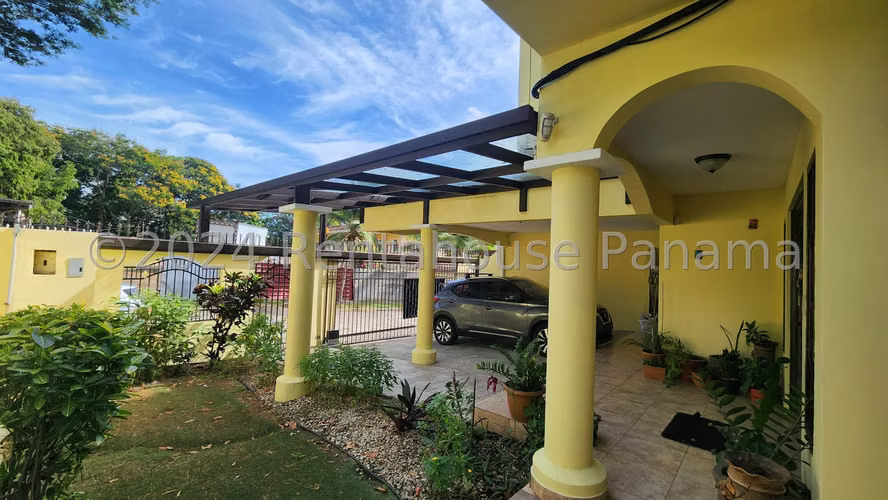 House for sale in Ancon 26*7401Mfk