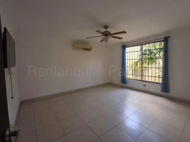 Venta de Casa en Condado del Rey 26*4734Mfk