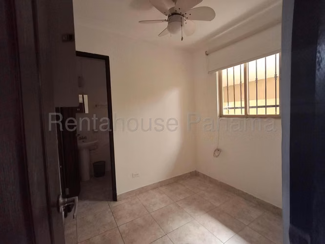 Venta de Casa en Condado del Rey 26*4734Mfk