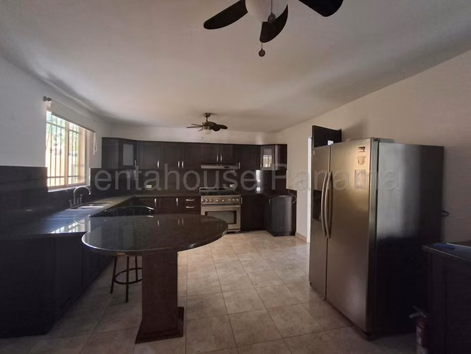 Venta de Casa en Condado del Rey 26*4734Mfk