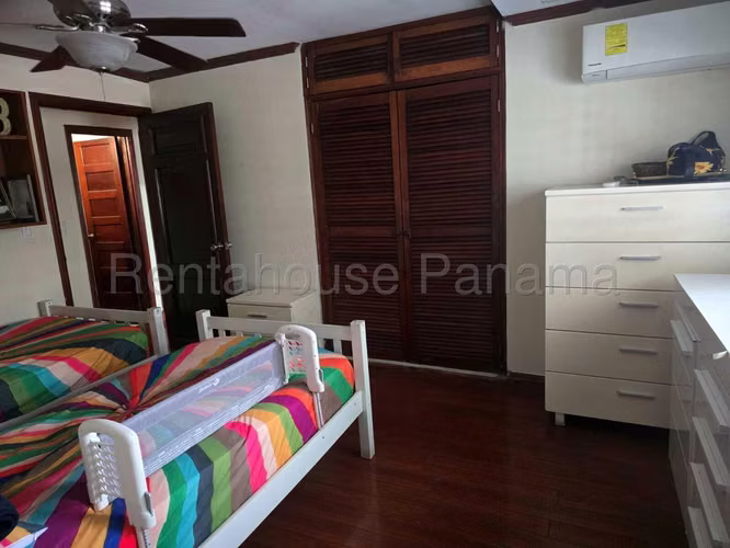Se Vende Casa en Parque Lefevre MDV26-7847