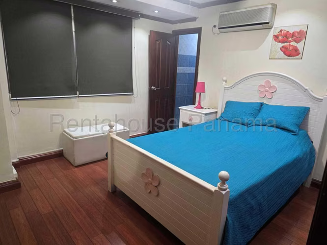 Se Vende Casa en Parque Lefevre MDV26-7847