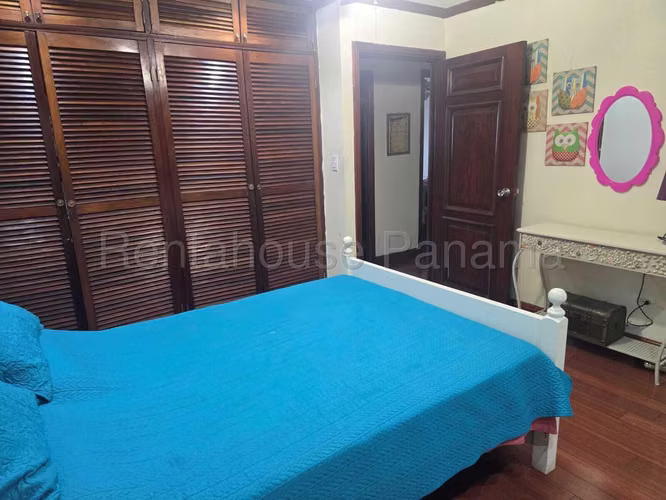 Se Vende Casa en Parque Lefevre MDV26-7847