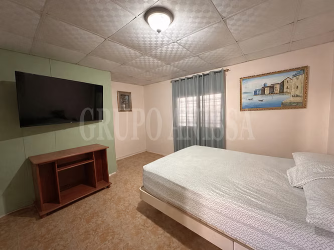 Se Vende! Amplia Casa con Apartamento Adosado en Nueva Gorgona - Imagen 12