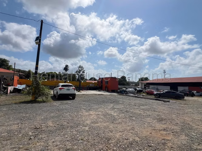 Se Alquila Galera con Terreno en Chorrera MDV26-7712