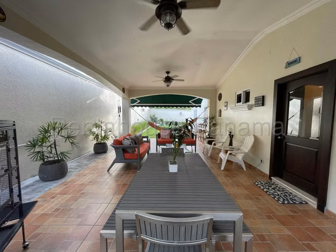 Venta de Casa en Ancon 26*6382Mfk