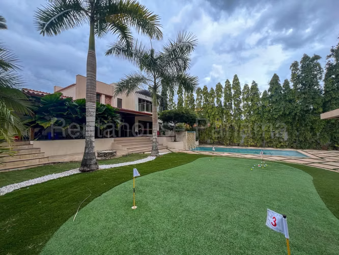 Venta de Casa en Brisas del Golf 26*3872Mfk