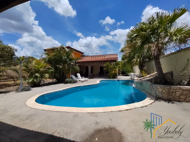 Spacious Home with Private Pool Close to Coronado