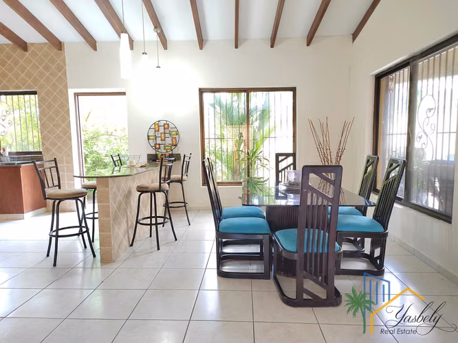 Casa con Piscina Privada cerca de Coronado | Spacious Home with Private Pool