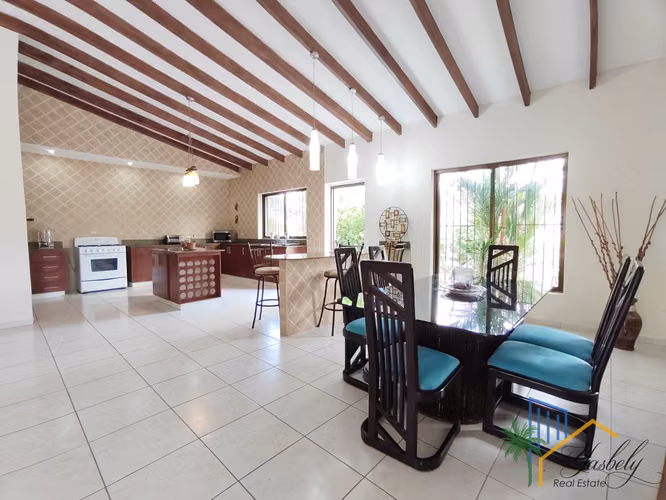 Casa con Piscina Privada cerca de Coronado | Spacious Home with Private Pool