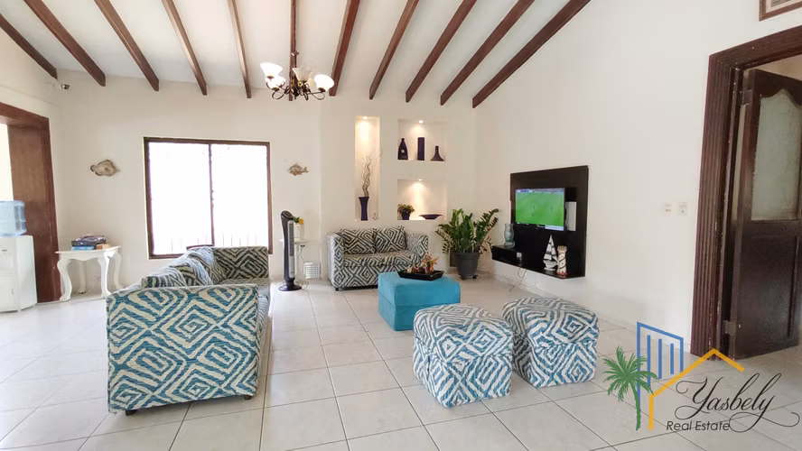 Casa con Piscina Privada cerca de Coronado | Spacious Home with Private Pool
