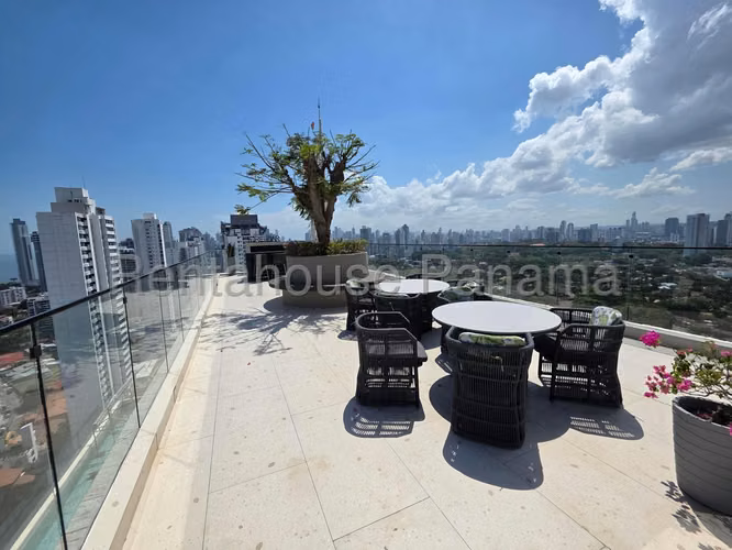 Se Alquila Apartamento en Coco del Mar VLU26-7714