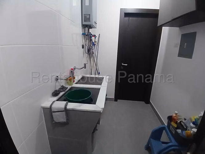 Se Alquila Apartamento en Paitilla VLU26-7787