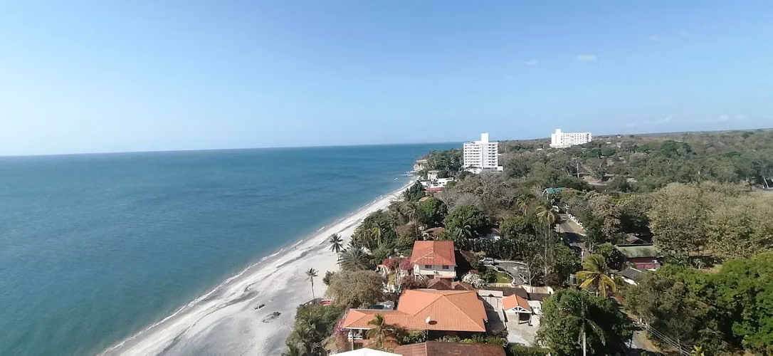 Se Vende Casa frente al mar en Playa Corona - Imagen 12