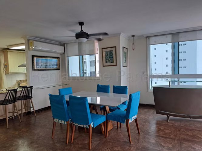 Venta de Apartamento en Calle 50 Ph Bahia Obarrio CCO