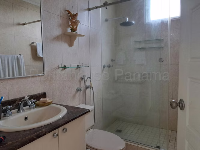 Venta de Apartamento en Calle 50 Ph Bahia Obarrio CCO